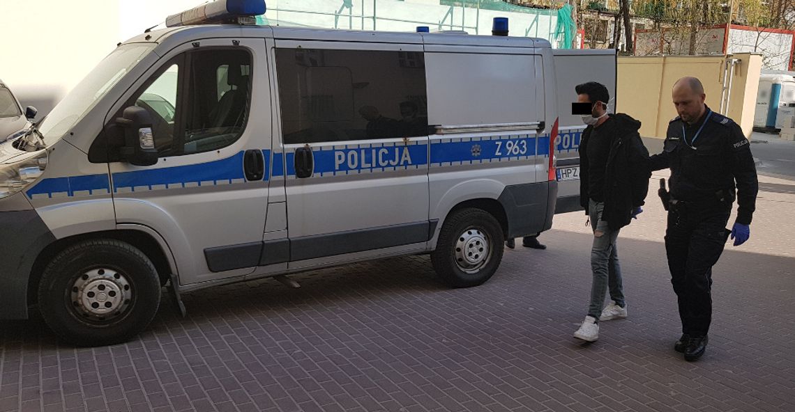 Na widok policjantów spanikował i zaczął uciekać. Pościg za Turkiem z narkotykami