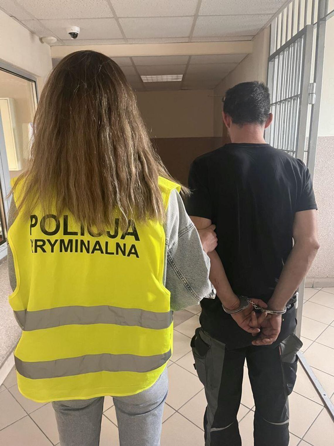 Na widok policji rzucił się do ucieczki. Miał w kieszeni ponad 50 gramów amfetaminy