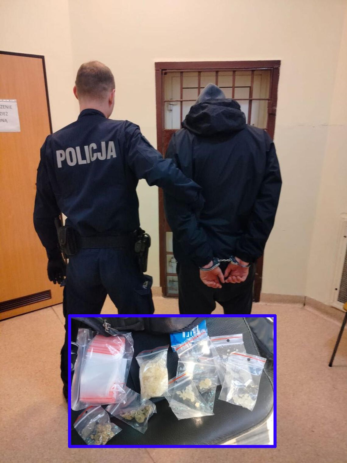 Na widok radiowozu odruchowo zasłonił twarz. Gdyby nie to, może pojechaliby dalej. Mężczyzna miał narkotyki