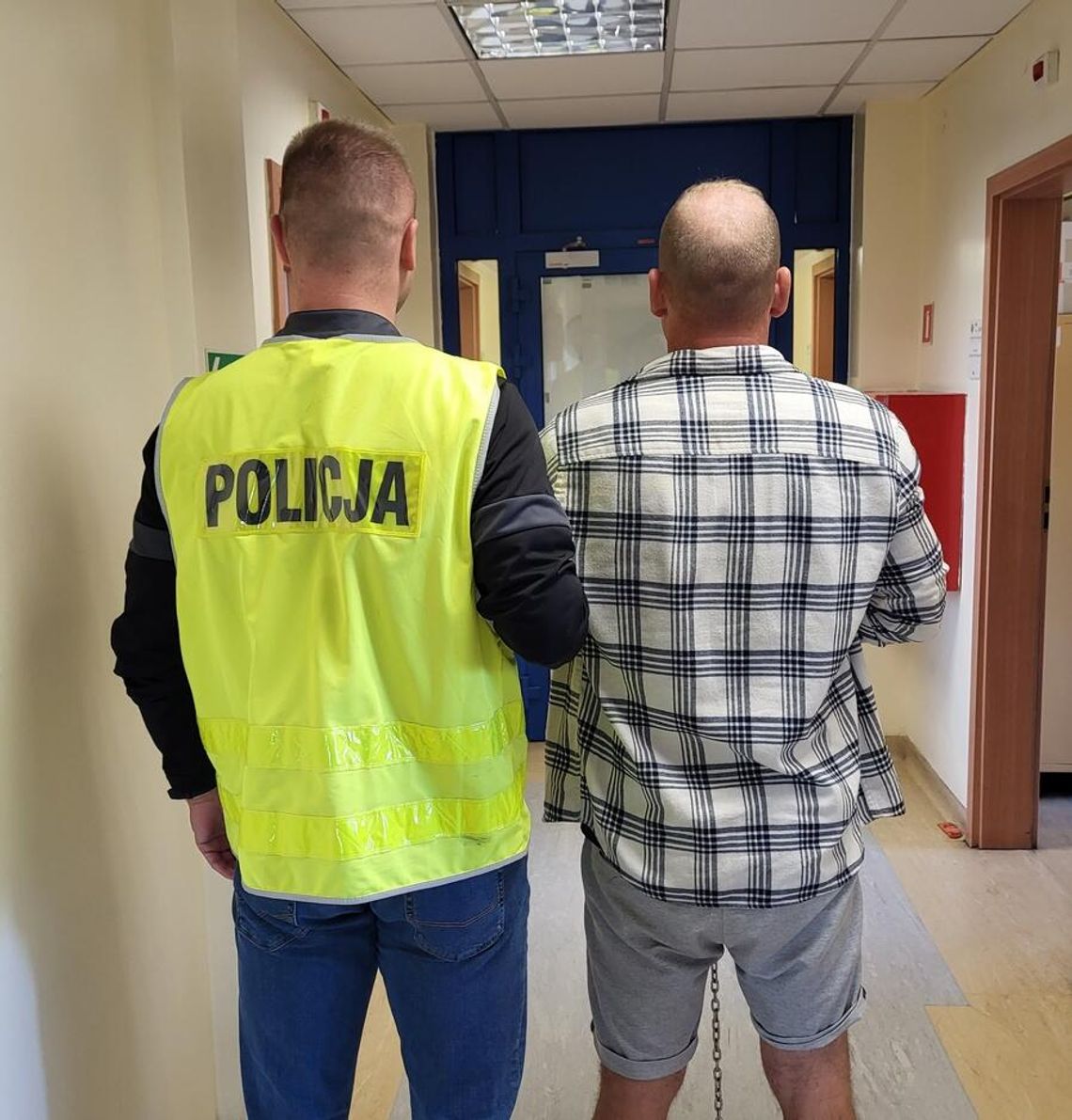 Nabuzowany 41-latek wtargnął nocą do szpitala. Staranował drzwi i ukradł dokumenty medyczne