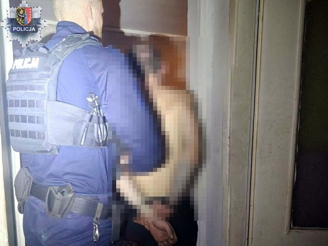 Najpierw "pożyczył" telefon, a po chwili zagroził właścicielowi pałką i wymusił podanie kodu Najpierw "pożyczył" telefon, a po chwili zagroził właścicielowi pałką i wymusił podanie kodu