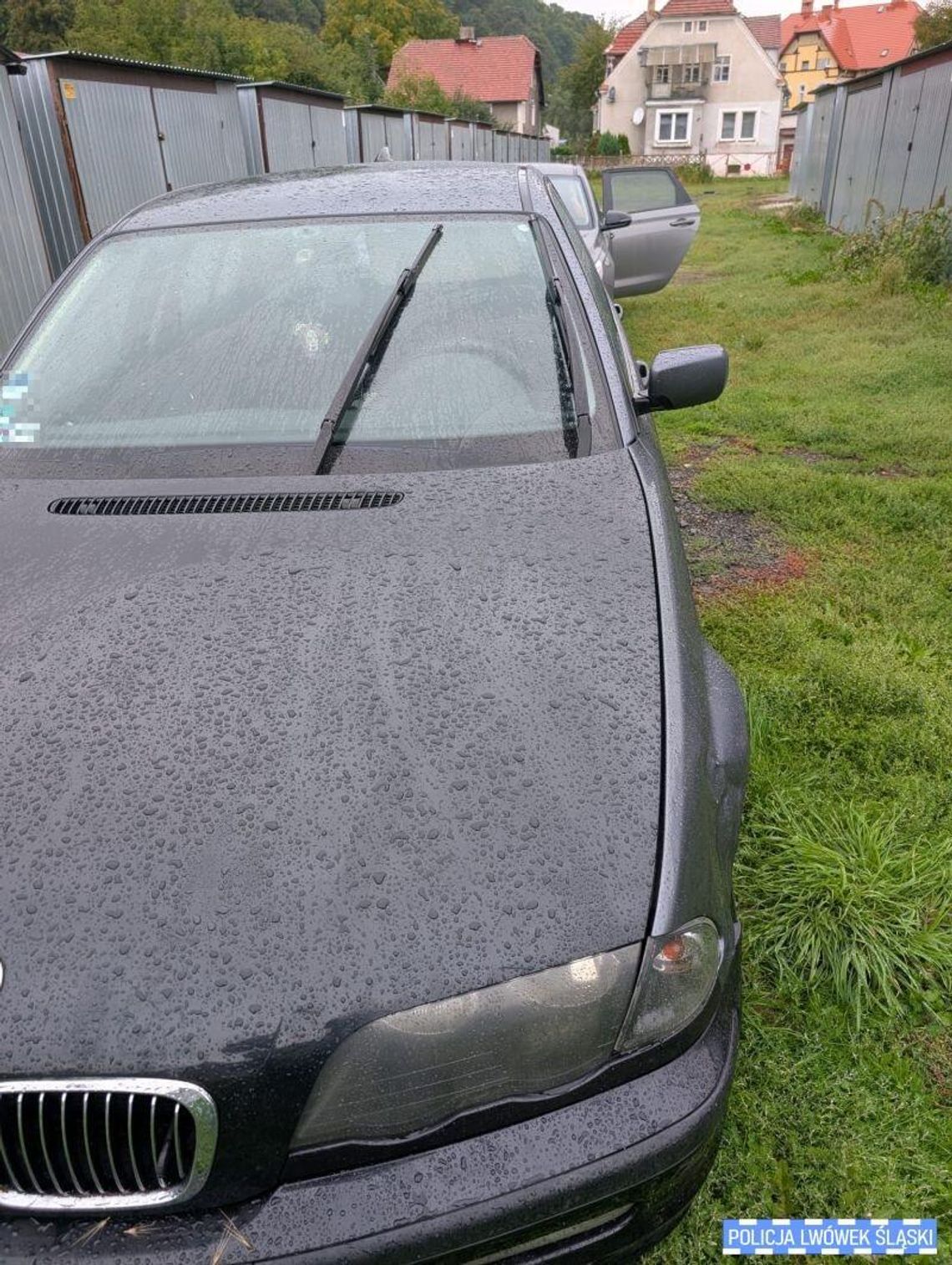 Najpierw uciekał BMW, potem pieszo. 18-latek nie zatrzymał się do kontroli