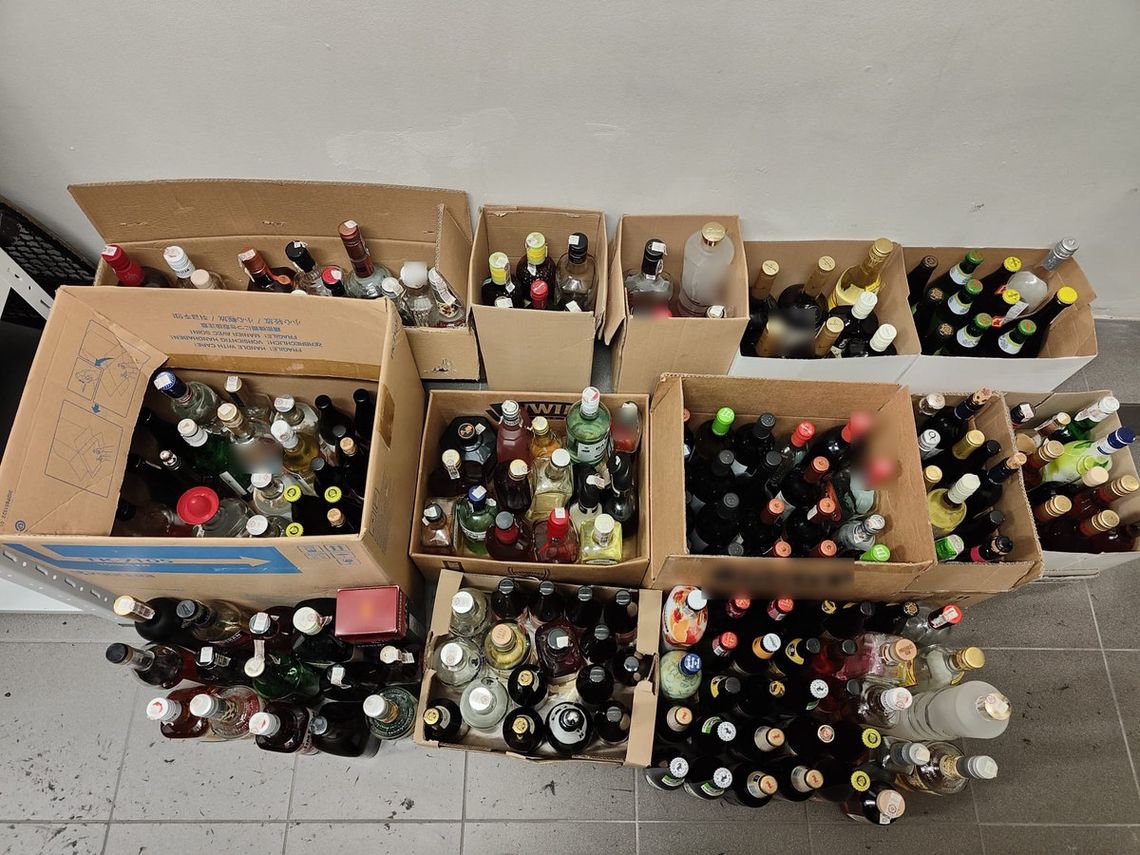 Nalot policji i skarbówki na pub. Właściciel lokalu sprzedawał alkohol bez koncesji Nalot policji i skarbówki na pub. Właściciel lokalu sprzedawał alkohol bez koncesji