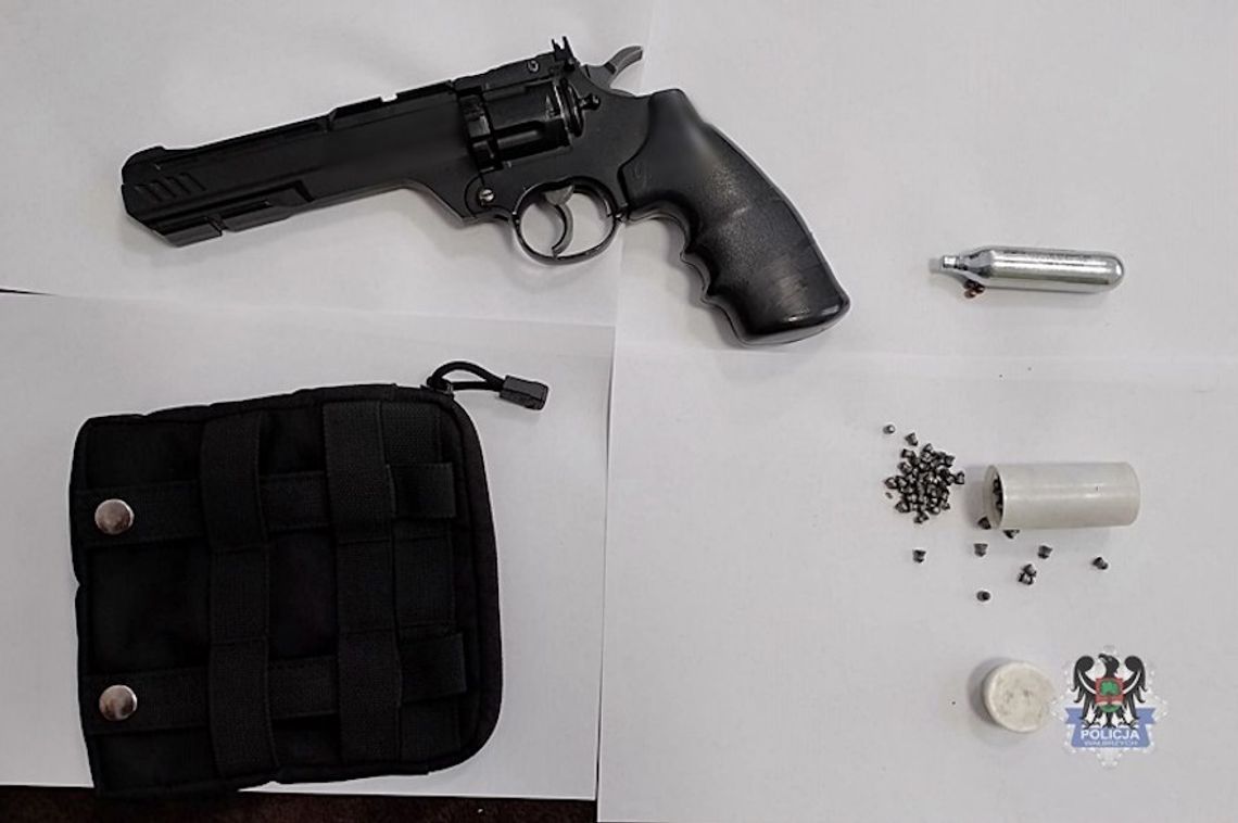 Napadł na 43-latka i ostrzelał go z pistoletu na śrut. Wszystko z zazdrości o byłą partnerkę Napadł na 43-latka i ostrzelał go z pistoletu na śrut. Wszystko z zazdrości o byłą partnerkę