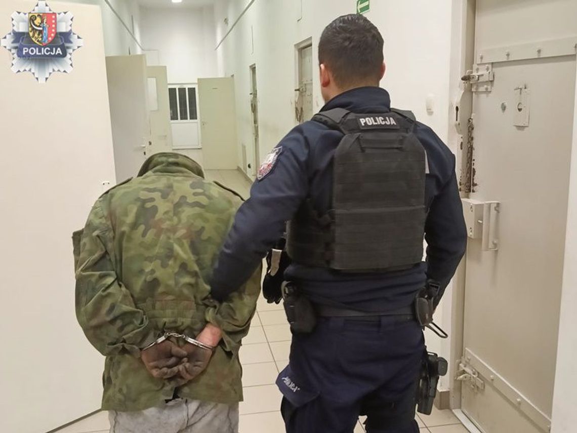 Narkotyki, brak OC i włamania. Policyjny "multirekordzista" zatrzymany podczas kontroli Narkotyki, brak OC i włamania. Policyjny "multirekordzista" zatrzymany podczas kontroli