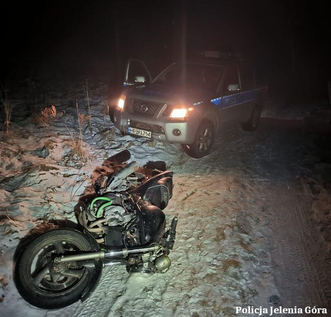 Narkotyki, brak prawa jazdy i fałszywe tablice. Desperacki rajd motocyklisty w Bukowcu