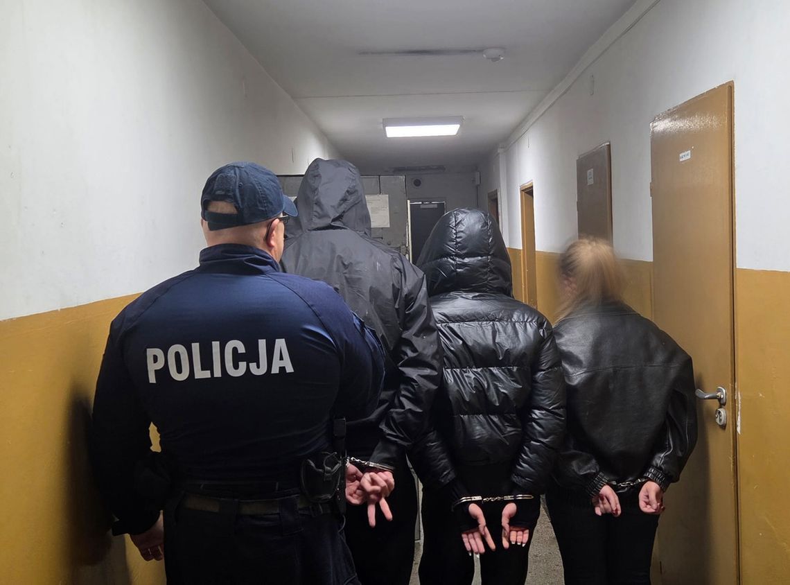 Narkotyki w termosie podczas kontroli drogowej. 19-latek usłyszał zarzut Narkotyki w termosie podczas kontroli drogowej. 19-latek usłyszał zarzut