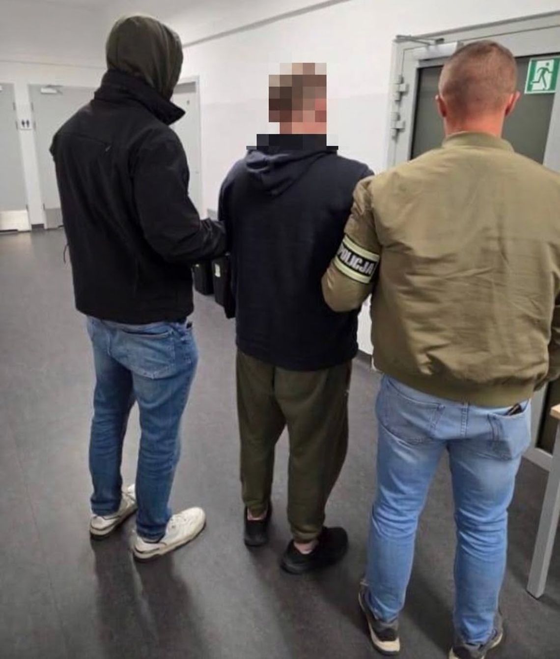 Narkotyki, wyrok i list gończy. Poszukiwany 37-latek zatrzymany na ulicy Narkotyki, wyrok i list gończy. Poszukiwany 37-latek zatrzymany na ulicy
