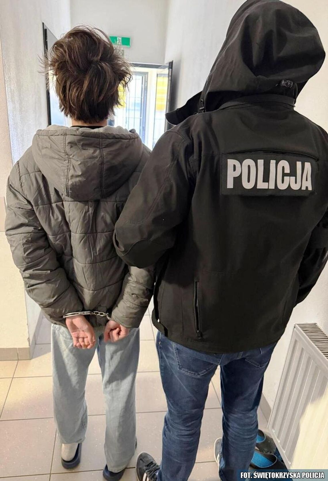 Narkotykowy magazyn w pokoju 18-latka. Dostarczał towar o rok młodszemu dilerowi Narkotykowy magazyn w pokoju 18-latka. Dostarczał towar o rok młodszemu dilerowi