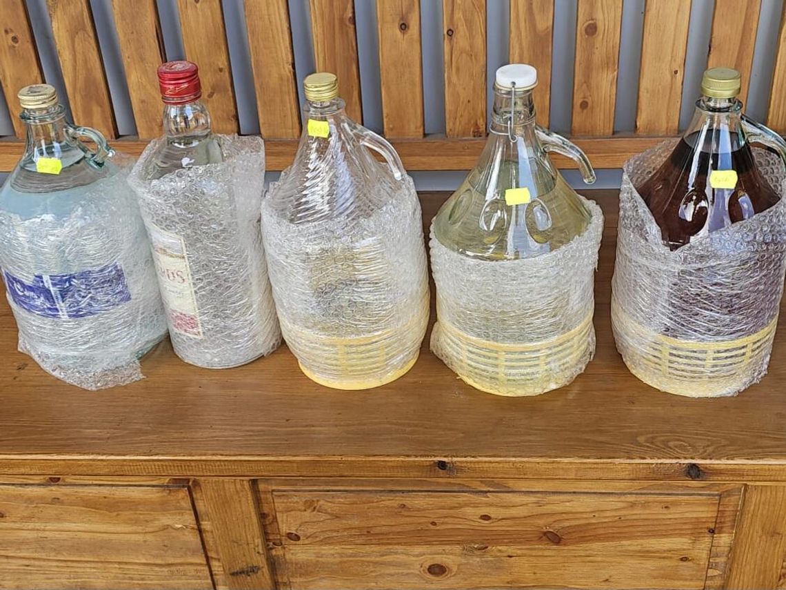Narobili bimbru przed świętami i wszystko przepadło. Za nielegalną produkcję alkoholu mężczyznom grozi więzienie