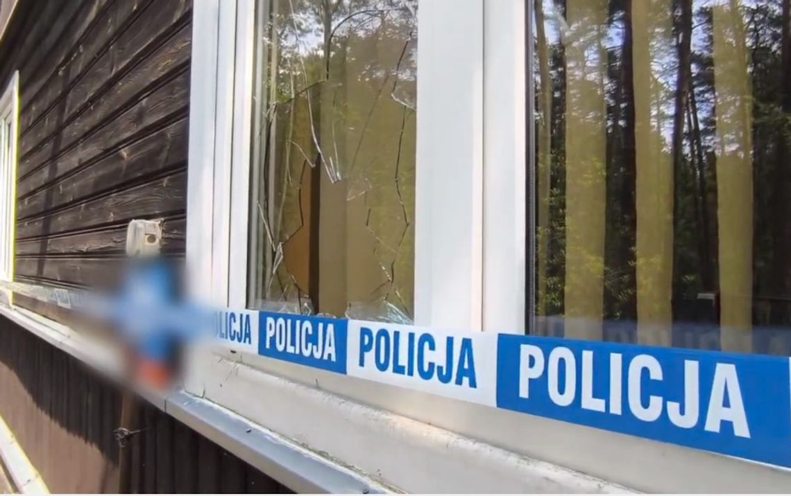 Nastolatkowie dla zabawy włamali się do domu i zdemolowali go. Odpowiedzą przed sądem rodzinnym