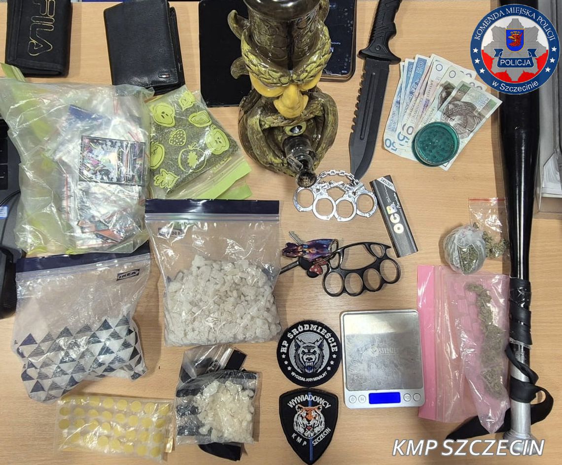 Nastolatkowie mieli magazyn narkotyków w apartamencie. Po akcji policji zostali aresztowani