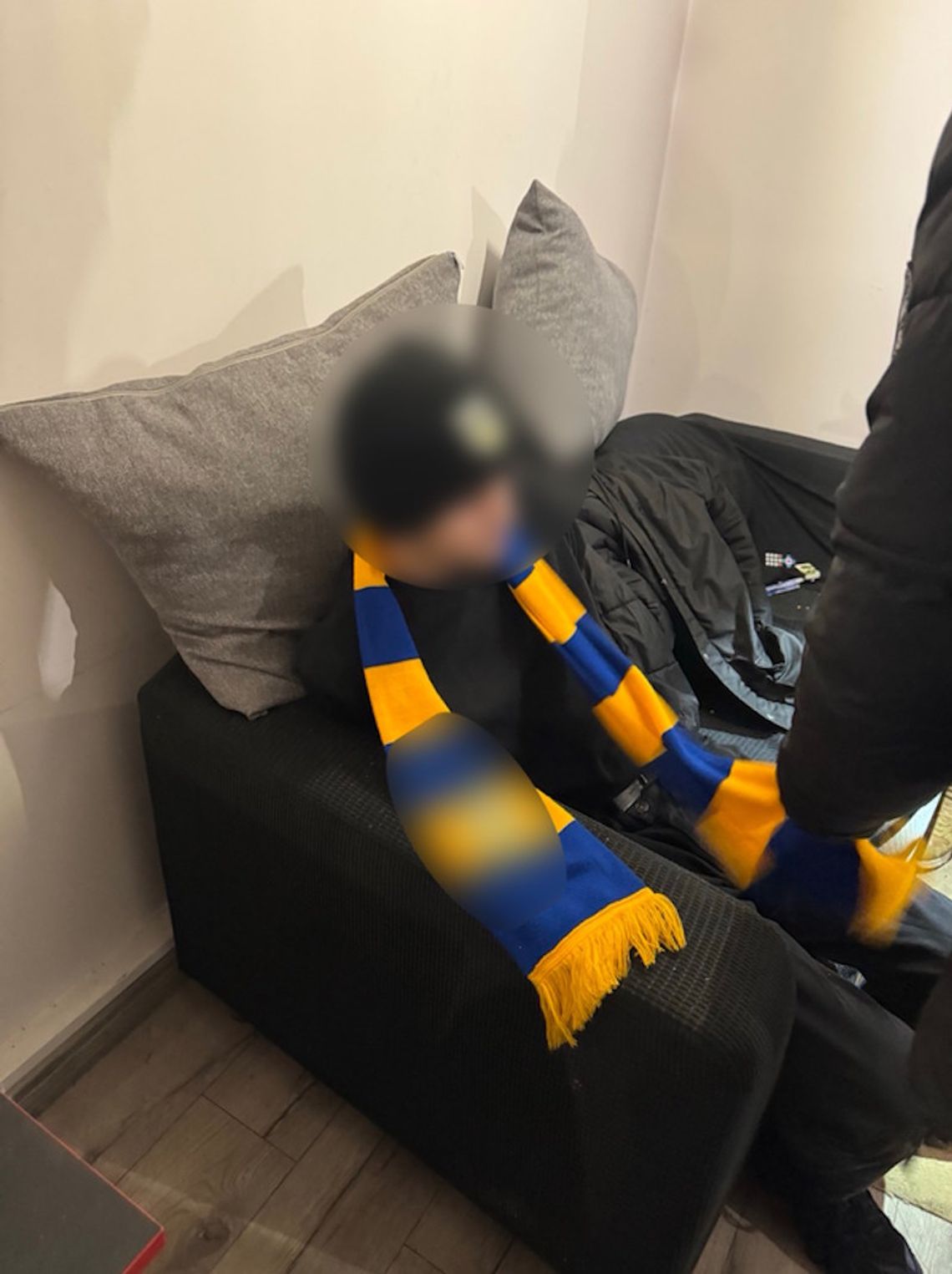 Nastoletni pseudokibice pobili dzieci w galerii handlowej. Zaatakowali ich przez pomyłkę