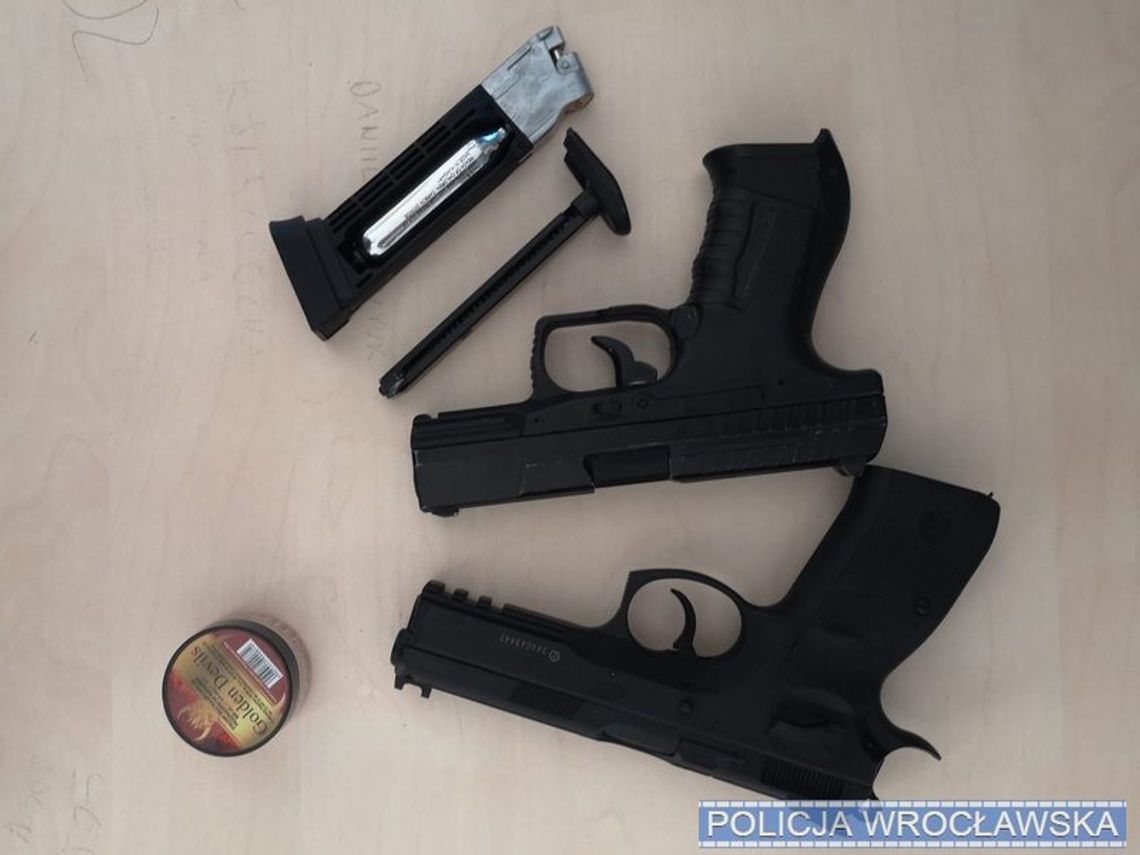 Nękał kobietę z Ukrainy i jej 9-letnie dziecko. Grożąc bronią domagał się, żeby wyjechali z Polski