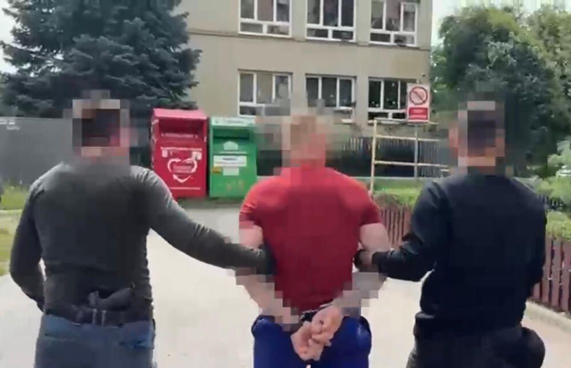 „Nie mam w zwyczaju otwierać Policji”. W mieszkaniu kobiety ukrywał się poszukiwany „Nie mam w zwyczaju otwierać Policji”. W mieszkaniu kobiety ukrywał się poszukiwany