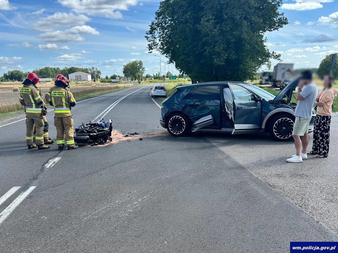 Nie widział zbliżającego się motocyklisty i skręcił. Yamaha wbiła się w bok hyundaia Nie widział zbliżającego się motocyklisty i skręcił. Yamaha wbiła się w bok hyundaia