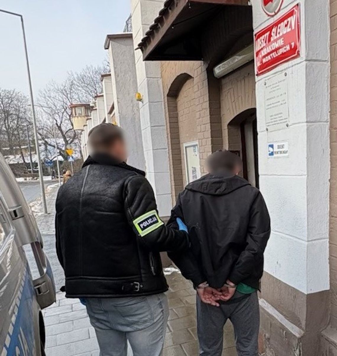 Nie zamknęły drzwi na noc. Złodziej plądrował mieszkanie i usiłował zabić 13-latkę Nie zamknęły drzwi na noc. Złodziej plądrował mieszkanie i usiłował zabić 13-latkę