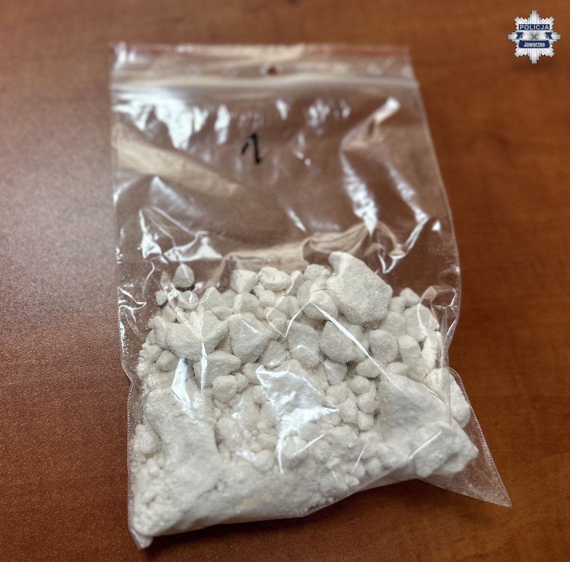 Niecodzienny finał interwencji. Policjanci wezwani do mężczyzny w kryzysie znaleźli narkotyki