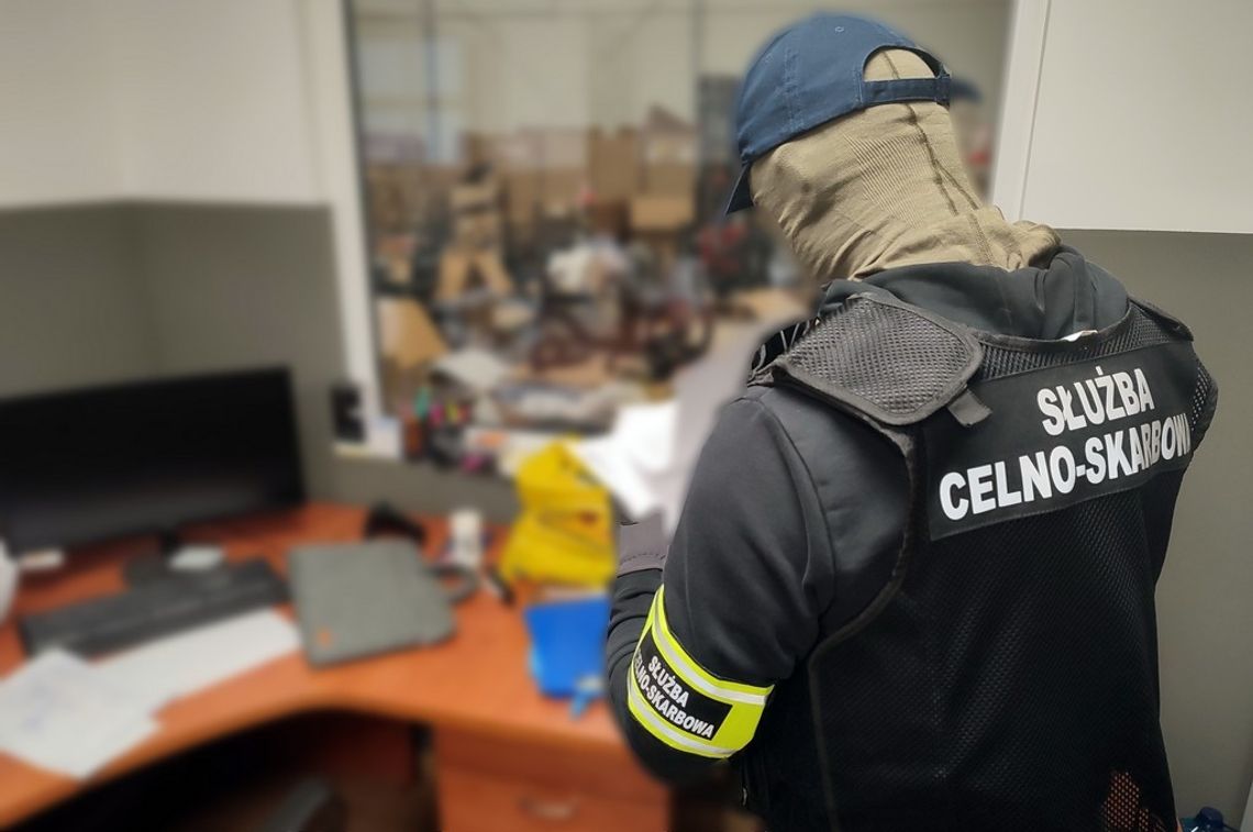 Nielegalnie sprzedawali hulajnogi i rowery elektryczne. Straty Skarbu Państwa sięgają 170 mln zł Nielegalnie sprzedawali hulajnogi i rowery elektryczne. Straty Skarbu Państwa sięgają 170 mln zł