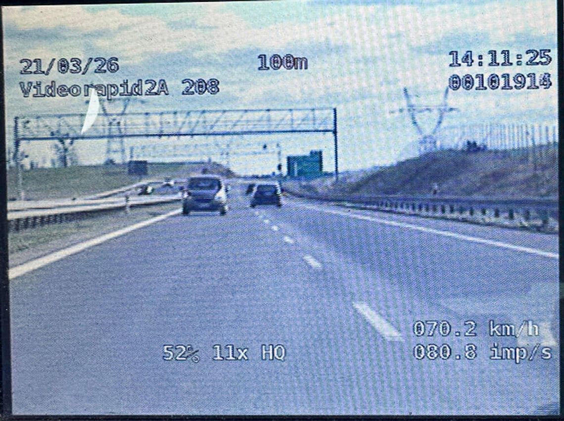 Niemiec pogubił się na polskiej drodze ekspresowej. Jechał pod prąd prosto na radiowóz