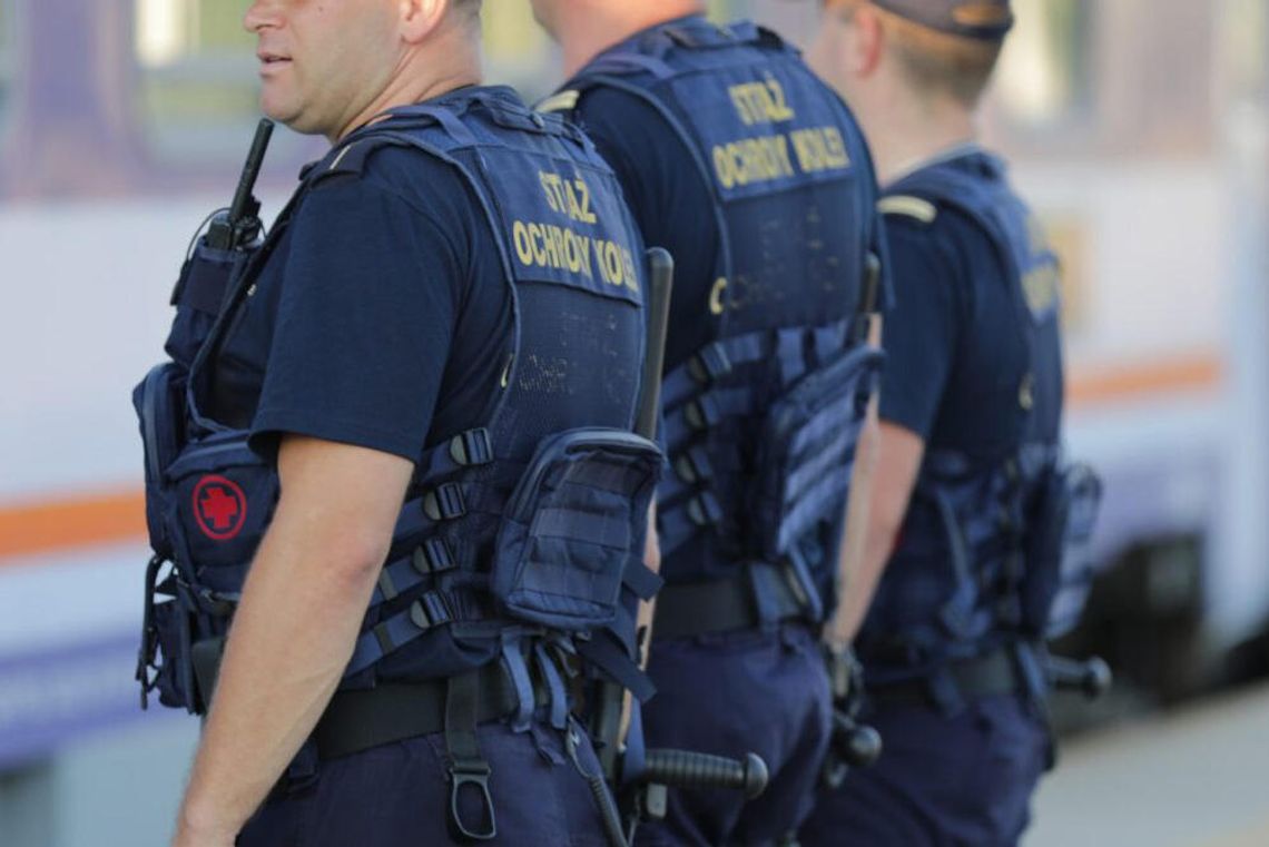 Niepokojące zachowanie pasażerki pociągu. Kobieta groziła, że zrobi sobie krzywdę. Interweniowała Straż Ochrony Kolei