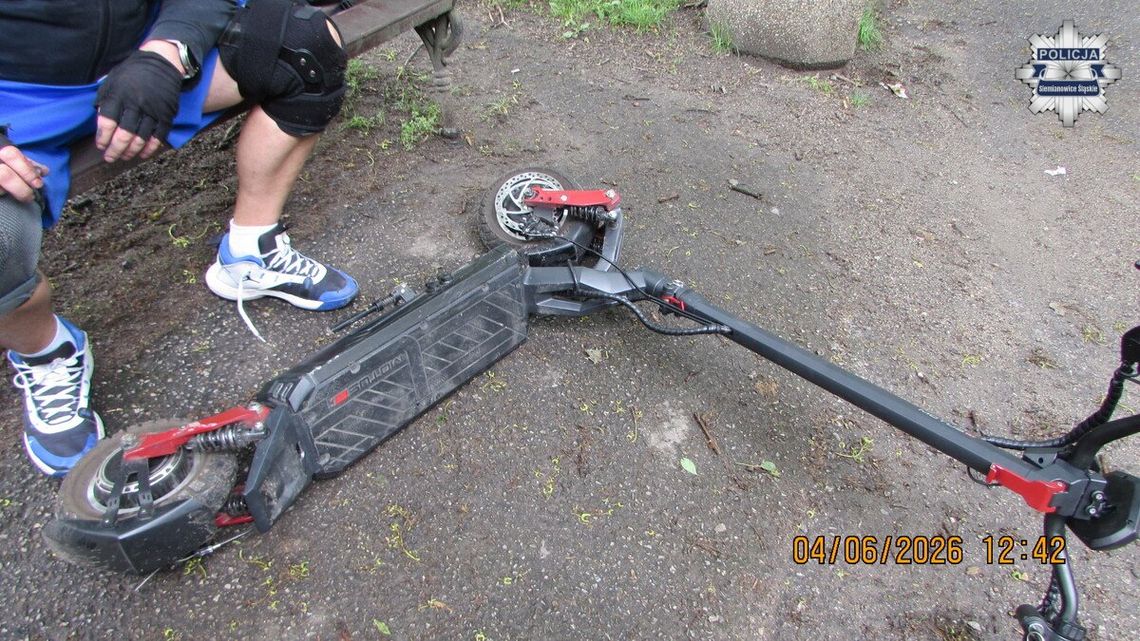 Nieprzytomny mężczyzna leżał obok hulajnogi elektrycznej. Pierwsi pomogli mu policjanci