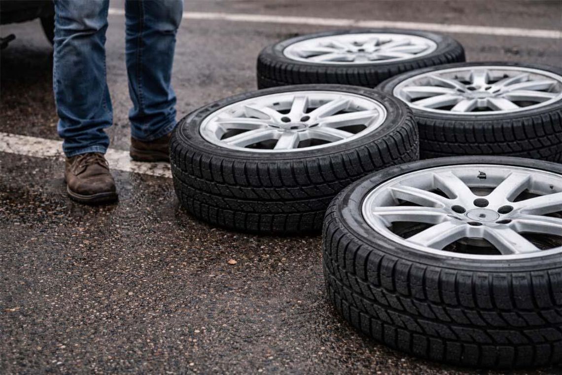 Nieznajomy facet zaoferował mu felgi w super cenie. 39-latek dał się nabrać i stracił pieniądze