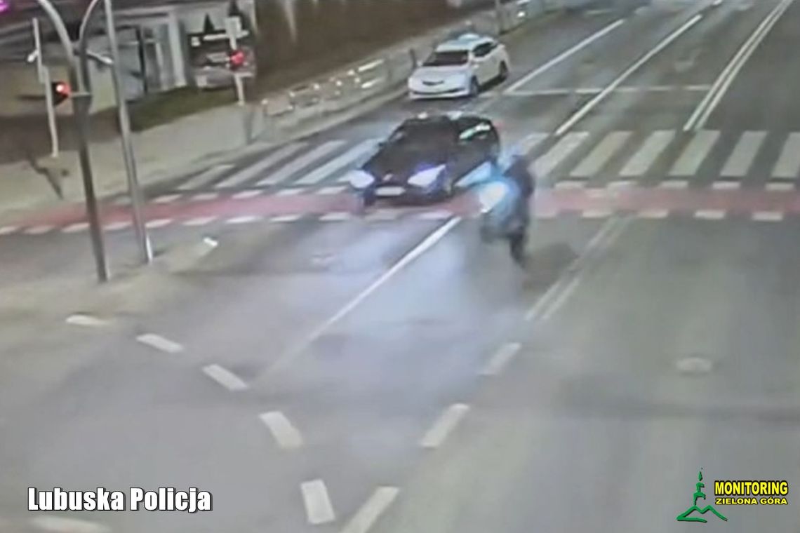 Nocna jazda na jednym kole w centrum miasta. 20-letni motocyklista stracił prawo jazdy Nocna jazda na jednym kole w centrum miasta. 20-letni motocyklista stracił prawo jazdy