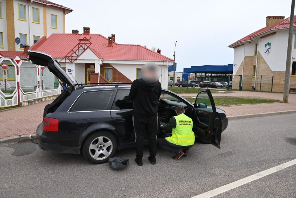 Nocny „desant” z drona udaremniony. Dwaj Białorusini i Polak zatrzymani za przemyt papierosów
