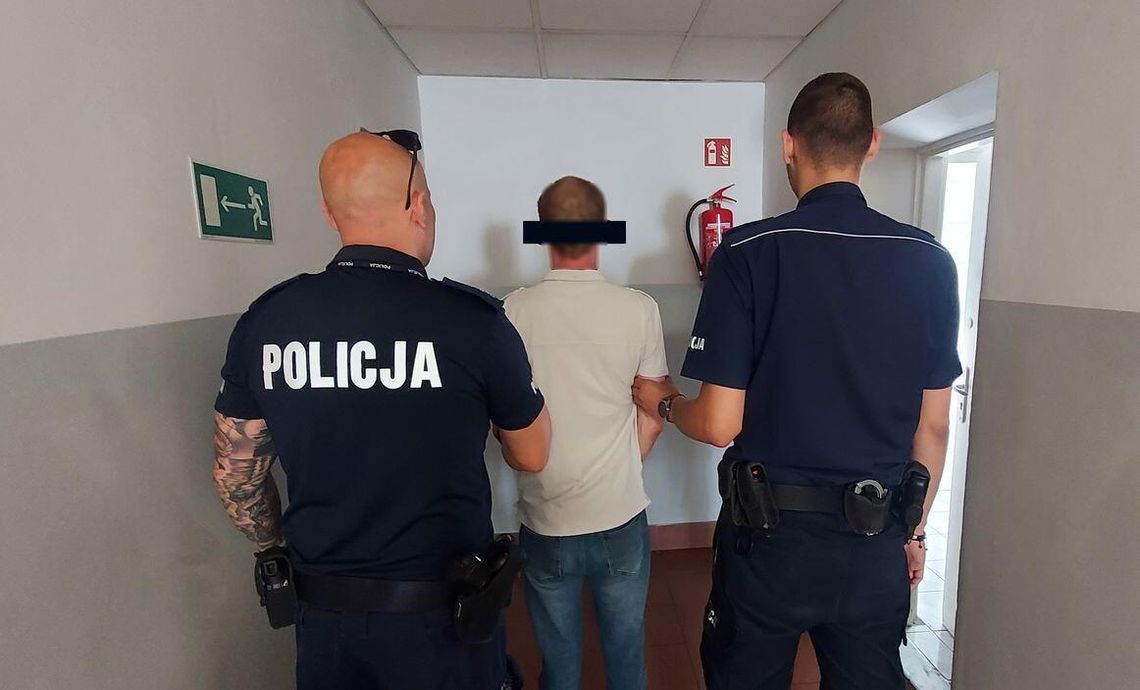 O 4 rano zaatakował 21-latkę na ulicy. Wyrwał jej telefon z ręki, po czym odepchnął kobietę i uciekł