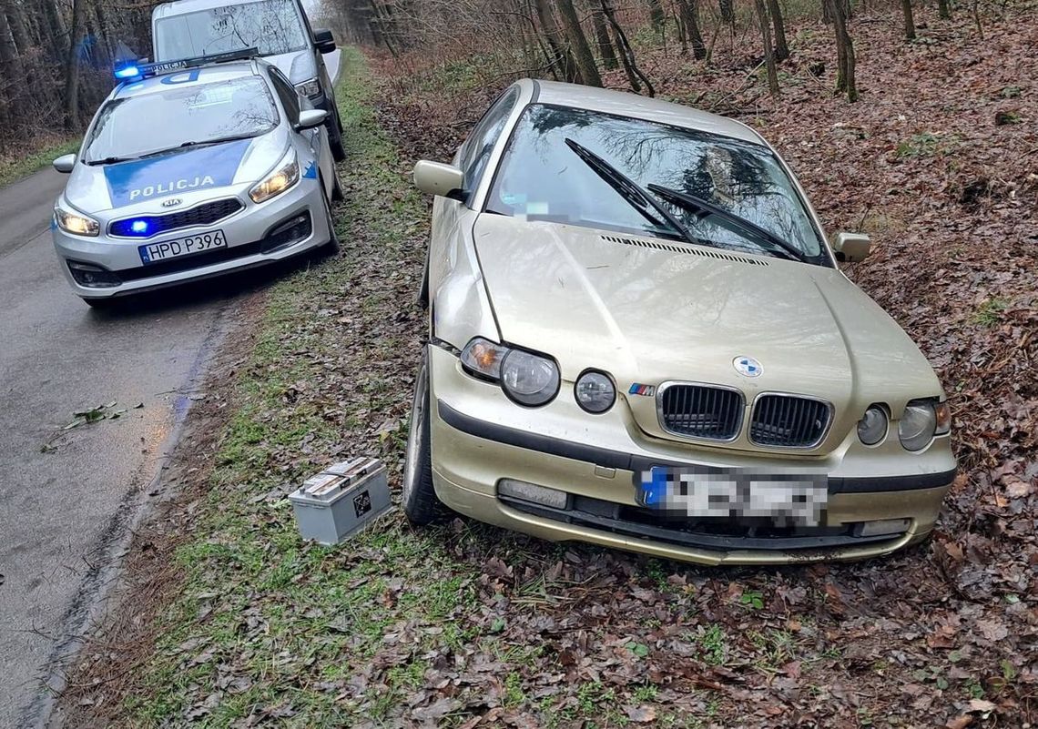 O 6 rano wracał pijany z dyskoteki. Zasnął za kierownicą BMW i obudził się w rowie