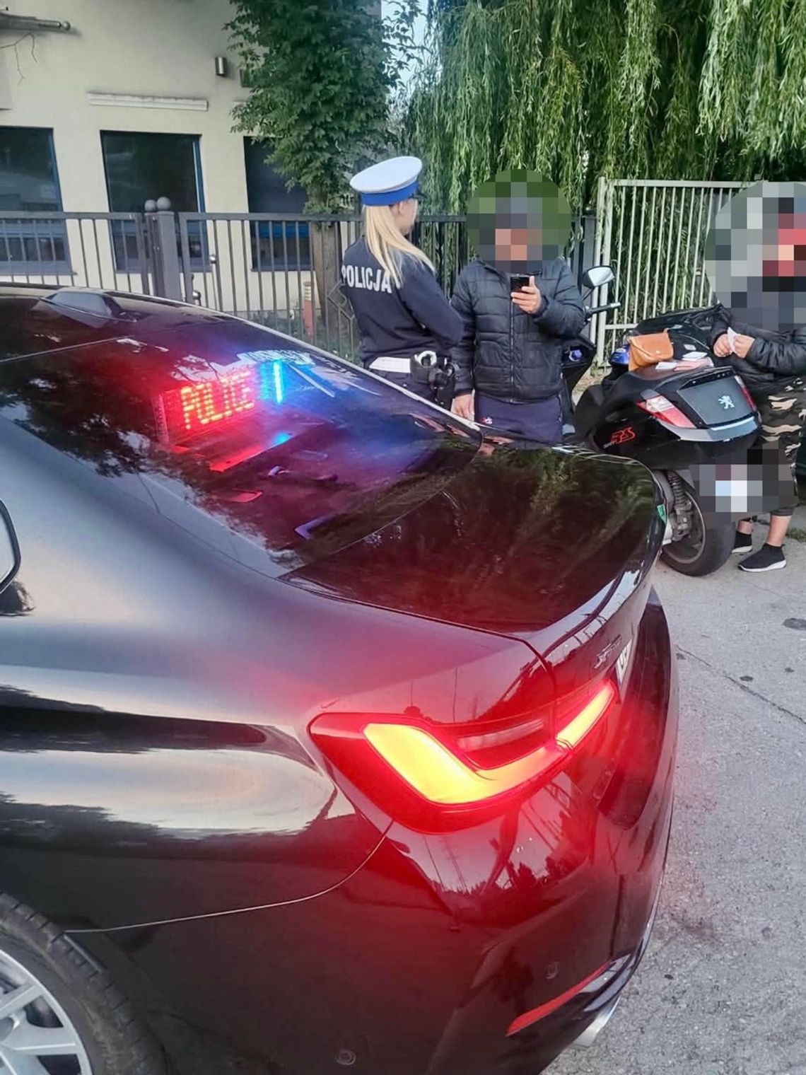 Obcokrajowcy kupili prawa jazdy przez internet. Policjanci wykryli fałszerstwa podczas kontroli Obcokrajowcy kupili prawa jazdy przez internet. Policjanci wykryli fałszerstwa podczas kontroli