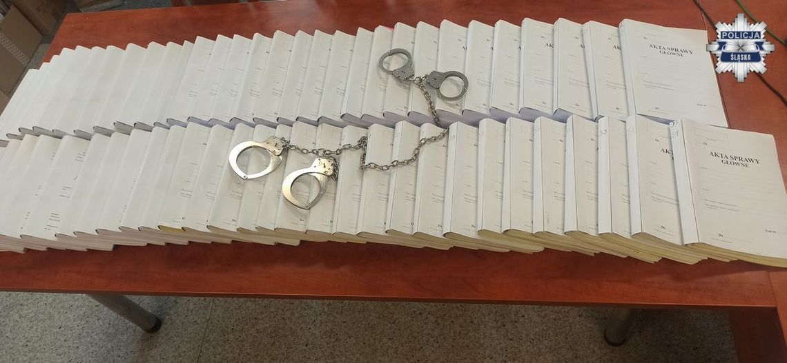 Obiecywali pomoc w oddłużeniu, oszukali kilkaset osób. Straty sięgają blisko 16 milionów złotych Obiecywali pomoc w oddłużeniu, oszukali kilkaset osób. Straty sięgają blisko 16 milionów złotych