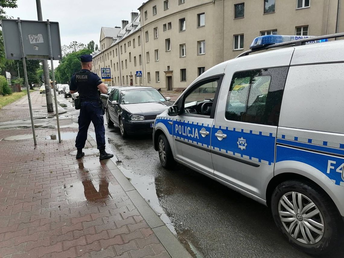 Oblał egzamin na prawko. Po wyjściu z ośrodka zobaczyli jak wsiada w auto i odjeżdża