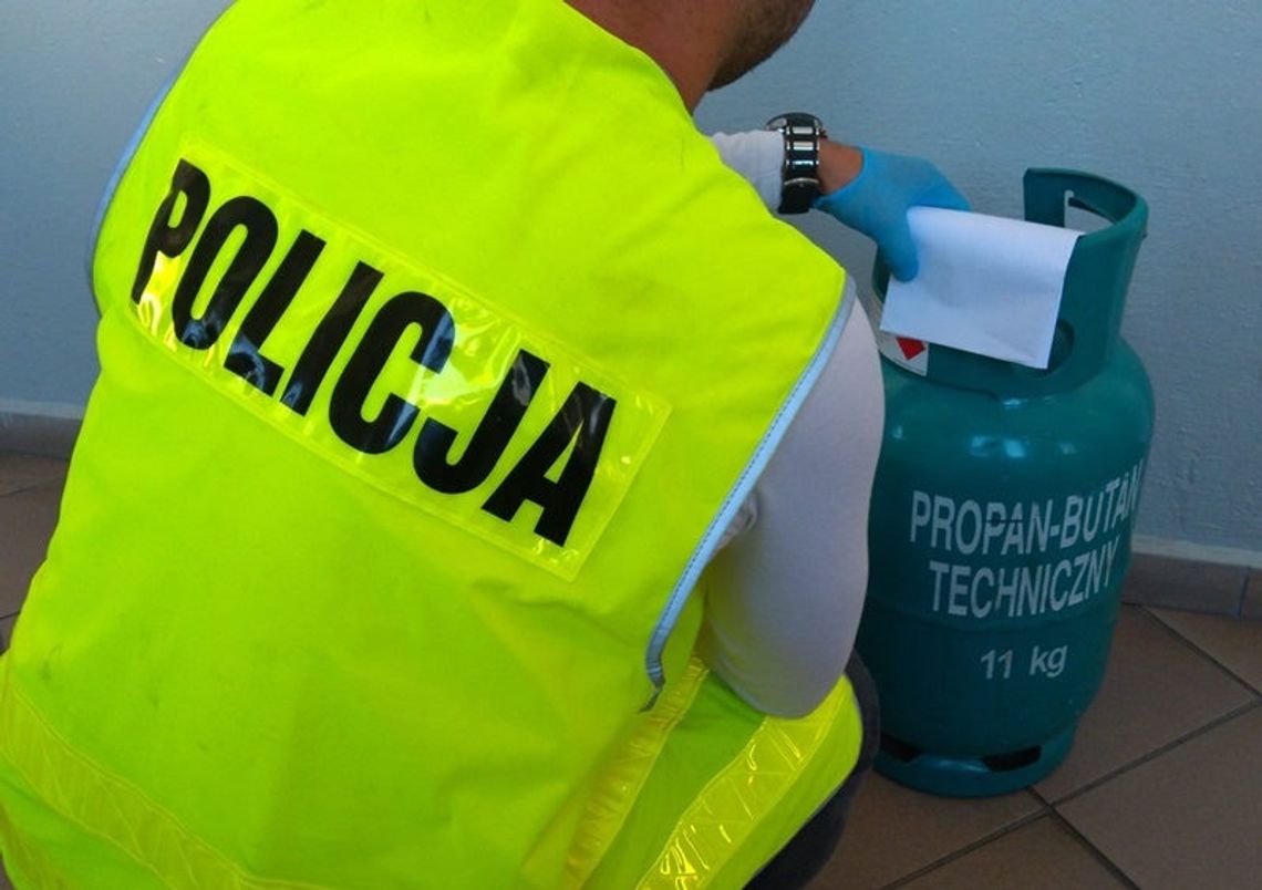 Odkręcił butlę z gazem w mieszkaniu, konieczna była ewakuacja 28 osób. 32-latek trafił do aresztu