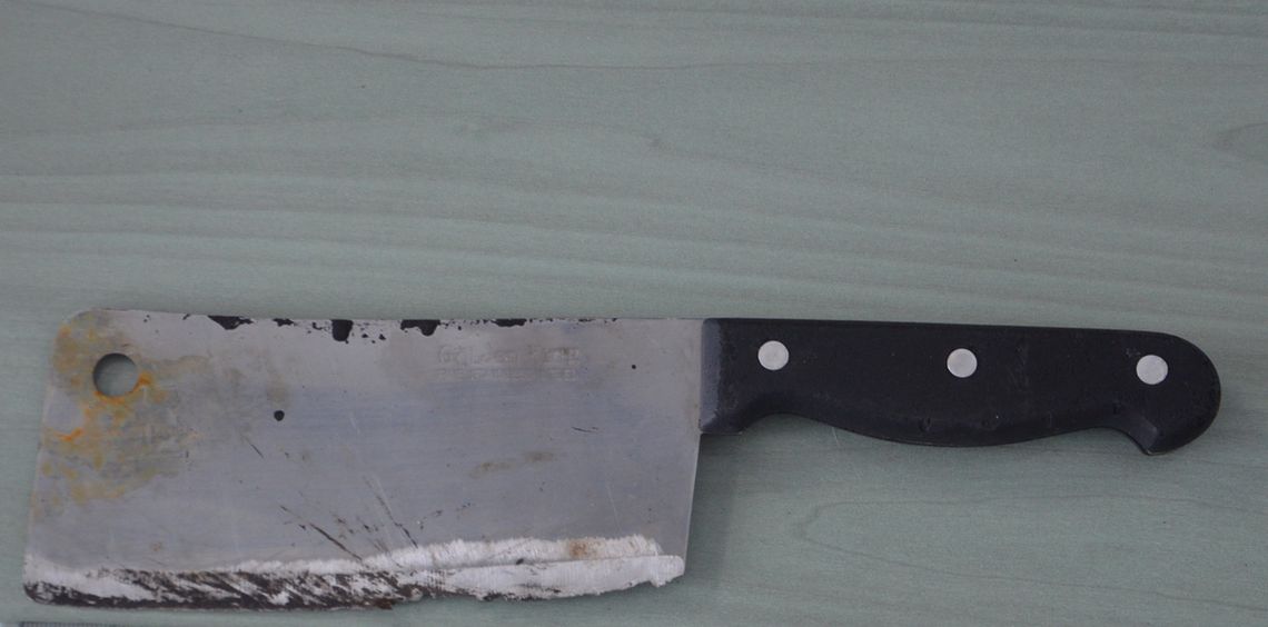 Odwiedził sąsiada z tasakiem i nożem. Zastraszony mężczyzna bał się, że zostanie zabity Odwiedził sąsiada z tasakiem i nożem. Zastraszony mężczyzna bał się, że zostanie zabity