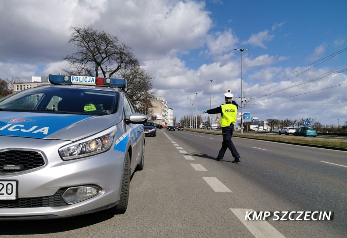 Ojciec zabrał córkę na naukę jazdy po mieście. Do domu oboje wrócili z mandatami