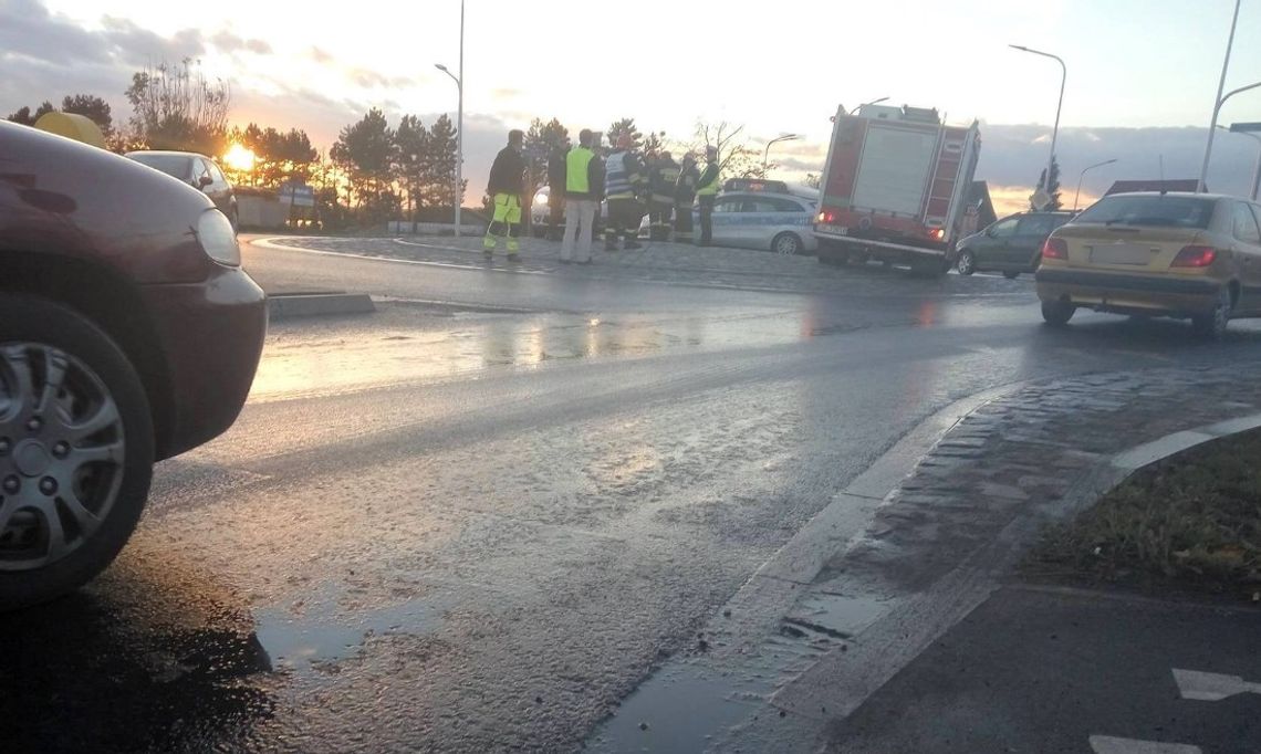 Opel kręcił kółka na rondzie. Naćpany kierowca nie umiał zjechać