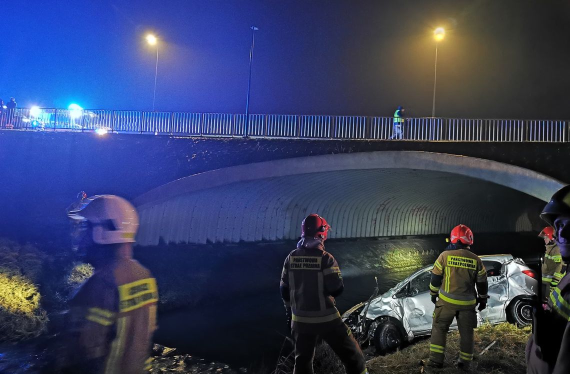 Opel w rzece, na miejscu nie było kierowcy. Policjanci zatrzymali pijanego 29-latka w domu Opel w rzece, na miejscu nie było kierowcy. Policjanci zatrzymali pijanego 29-latka w domu