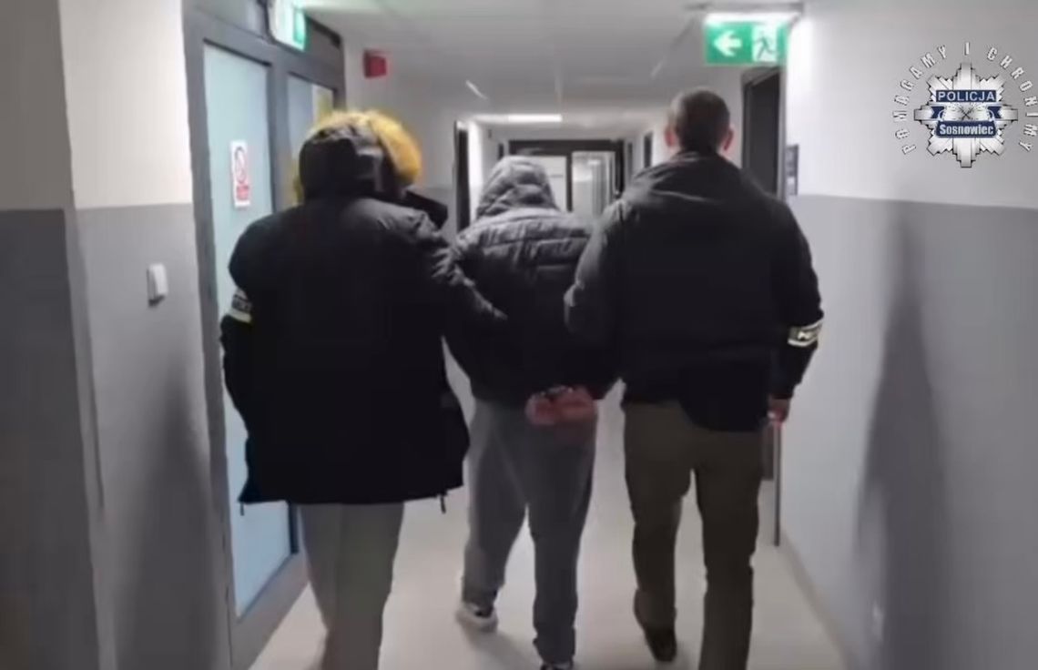 Oszuści chcieli rozjechać policjantów. Podczas akcji padły strzały, zatrzymano 20 i 22-latka