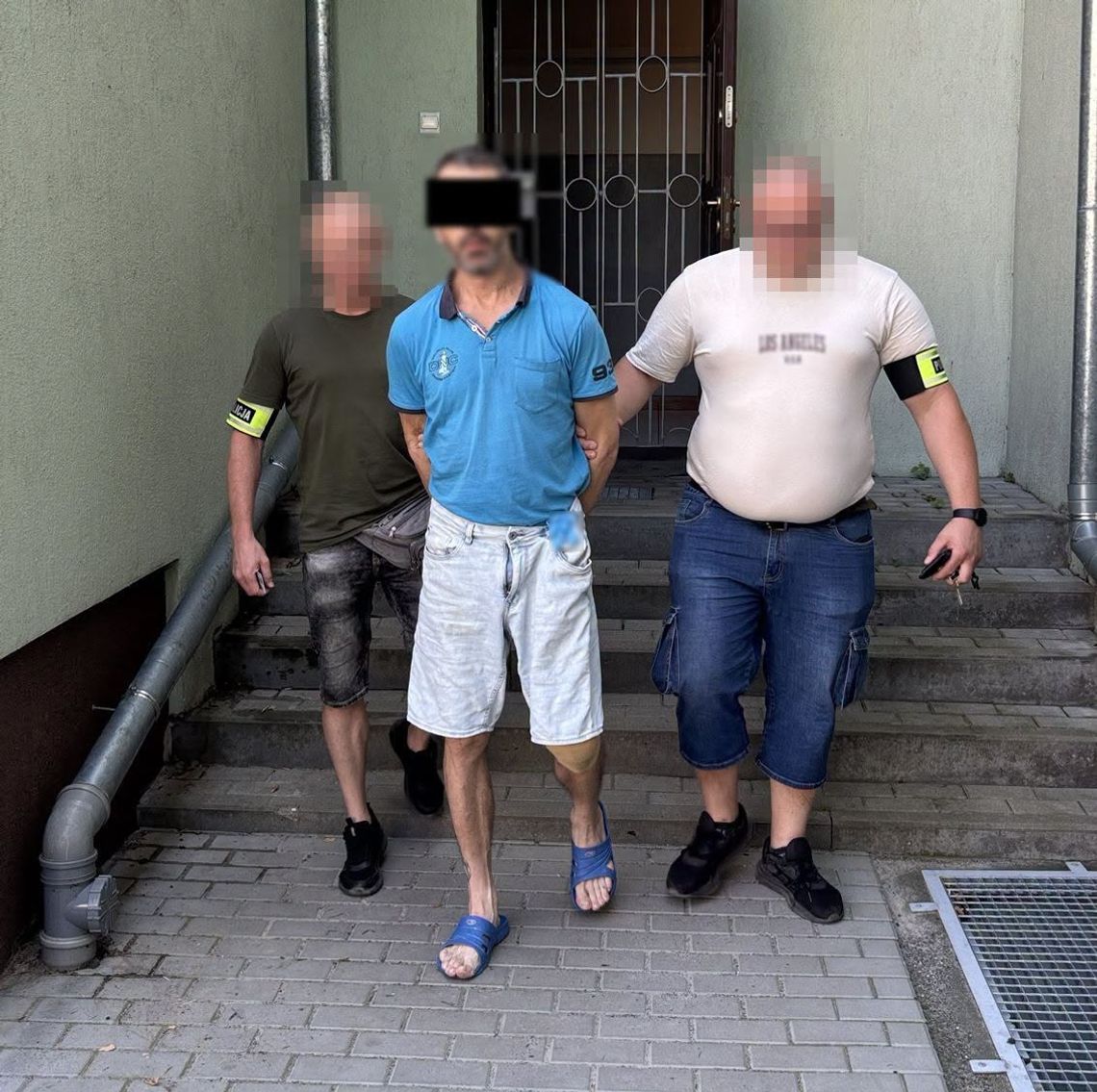 Oszust wmówił seniorowi, że bierze udział w policyjnej akcji. Wyłudził 20 tysięcy złotych Oszust wmówił seniorowi, że bierze udział w policyjnej akcji. Wyłudził 20 tysięcy złotych