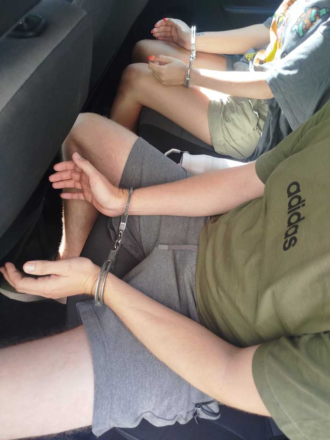 Para 29-latków zatrzymana z marihuaną. Próbowali wmówić policjantom, że znaleźli ją na spacerze