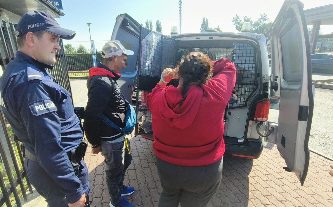 Kolumbijczycy nielegalnie przebywali w Polsce. Kobieta i mężczyzna przekazani Straży Granicznej