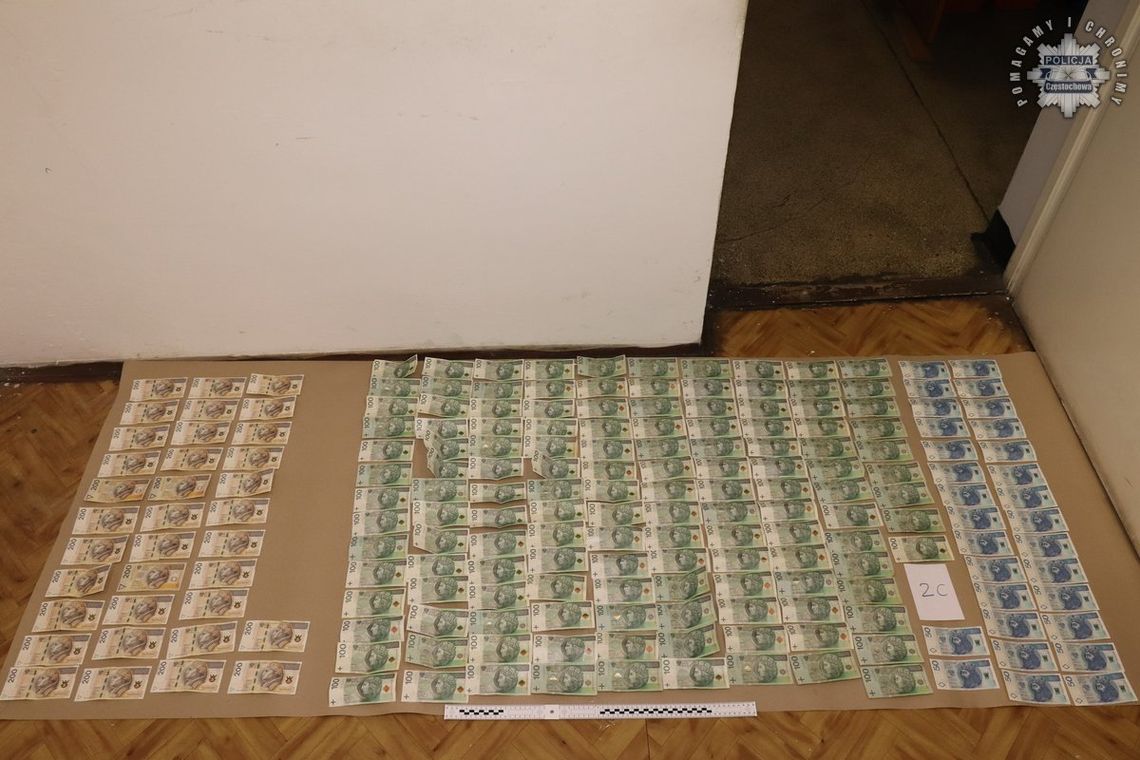 Para oszustów wyłudziła pieniądze od 75-latki. Wmówili jej, że córka może umrzeć na covid-19