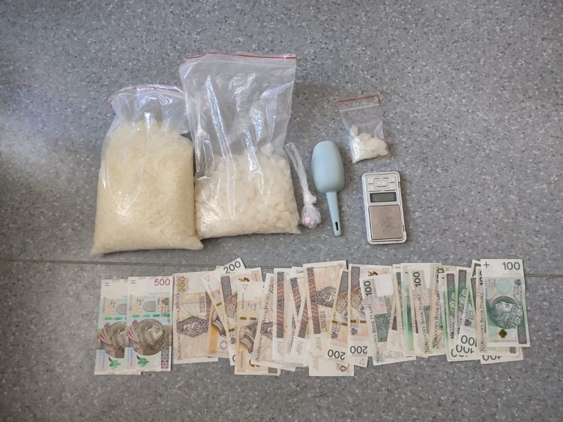 Para w życiu i w dilerce. 30-latka i jej rok młodszy chłopak mieli prawie 2 kg kryształu i inne narkotyki