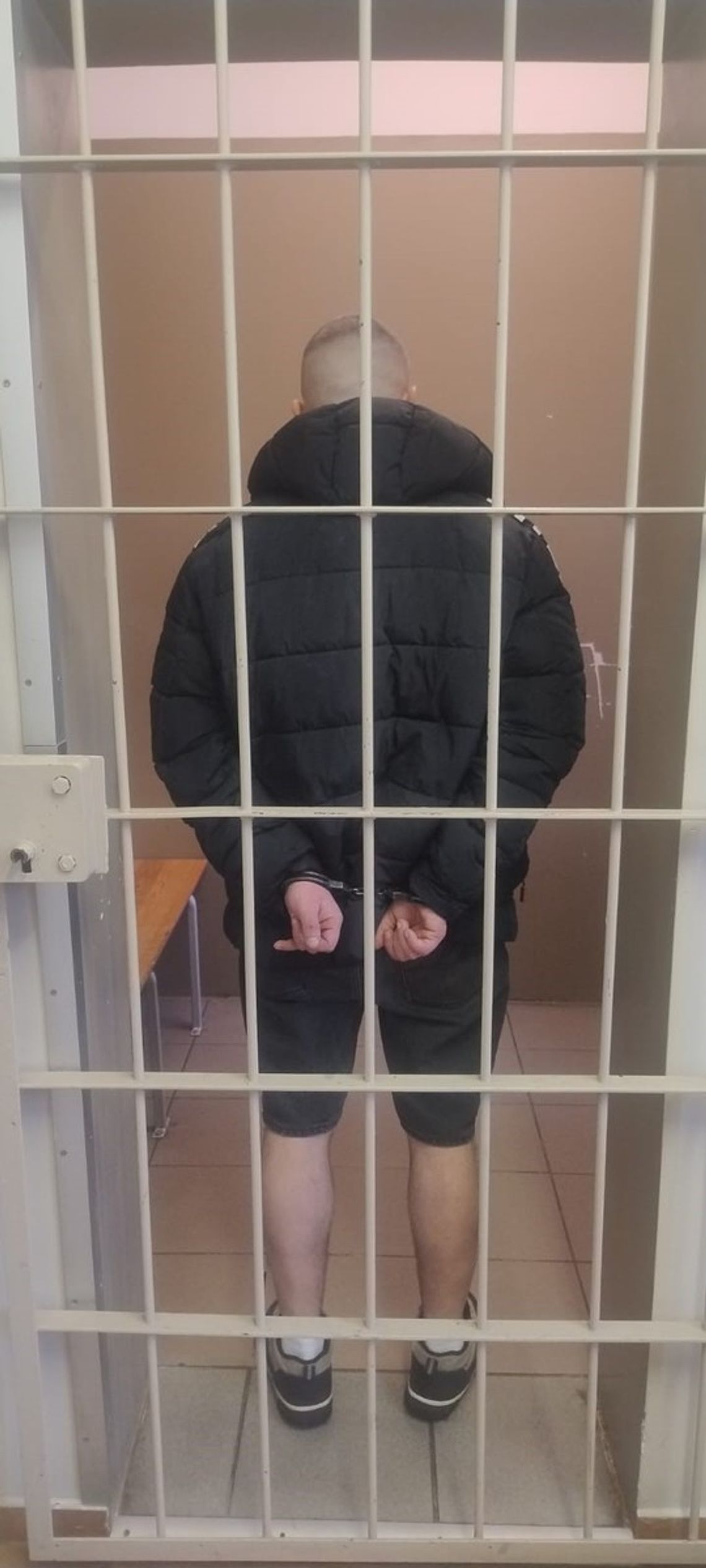 Para wynajęła mieszkanie tylko na jedną dobę. Zdemolowali je i nie chcieli wyjść