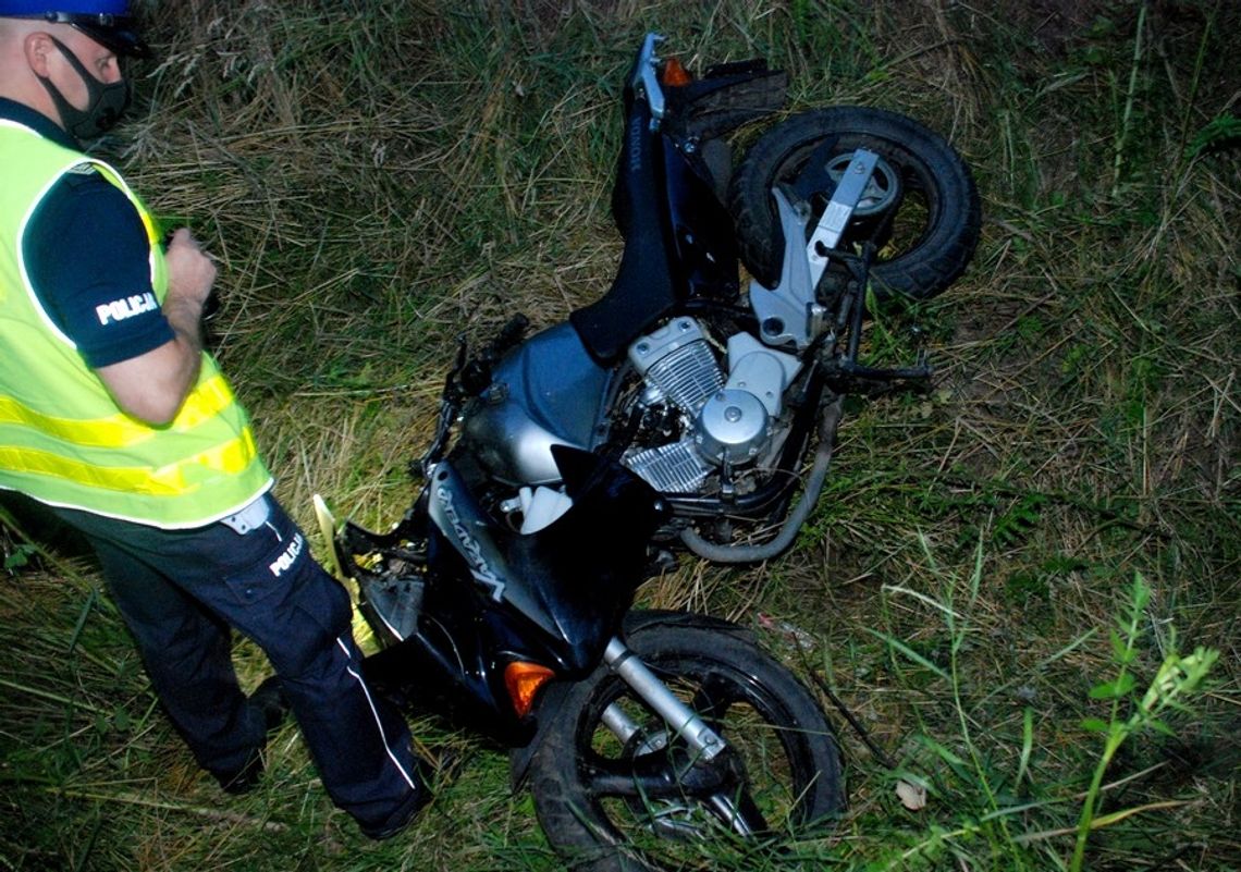 Pasażer motocykla też musi być trzeźwy. Oni przekonali się o tym dopiero, gdy doszło do wypadku