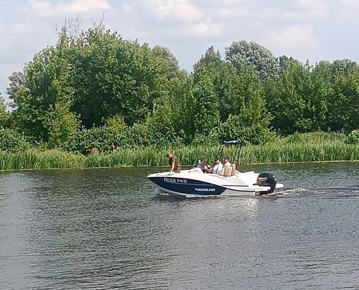 Patrolowali rzekę łódką, poczuli zapach marihuany. Na brzegu zatrzymali mężczyznę