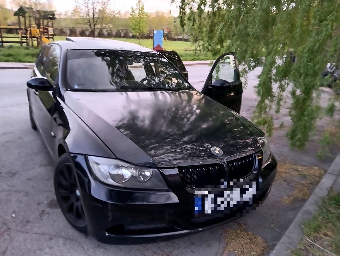 Pijacki rajd 25-latka zakończony drzemką. Policjanci obudzili kierowcę, który spał w swoim BMW
