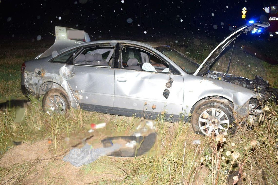 Pijacki rajd w Audi zakończony dachowaniem w rowie. Mężczyzna za kierownicą miał 1,7 promila Pijacki rajd w Audi zakończony dachowaniem w rowie. Mężczyzna za kierownicą miał 1,7 promila